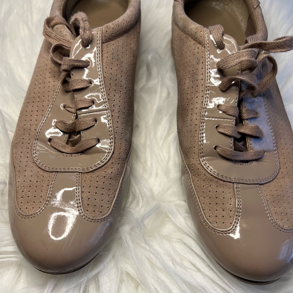 Cole Haan Nike Air Sneakers, suede and patent leather, tan; Size 9.5 - Picture 4 of 13